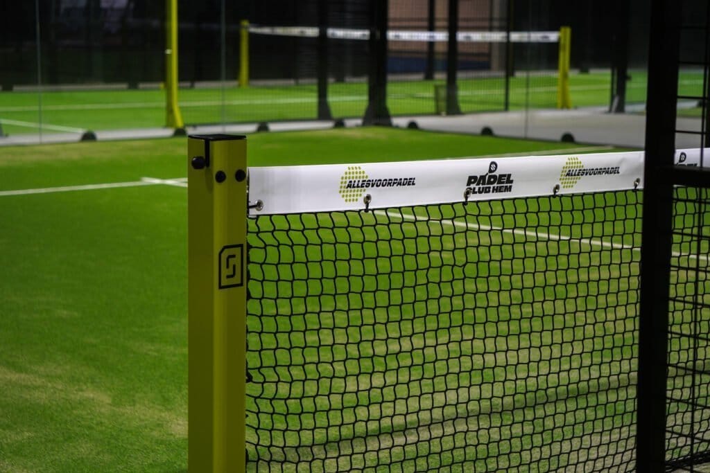 COURT-ZUBEHÖR 3 Sponsoring en branding rondom padelbanen